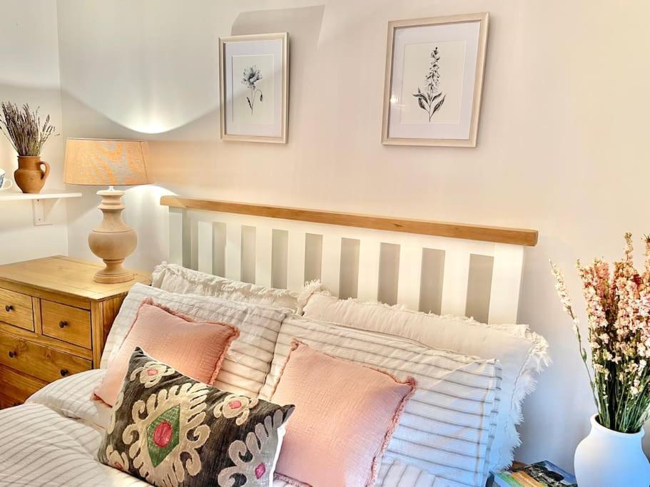 Fordview Cottage Is Full Of Cotwolds Charm Upper Slaughter Exterior photo