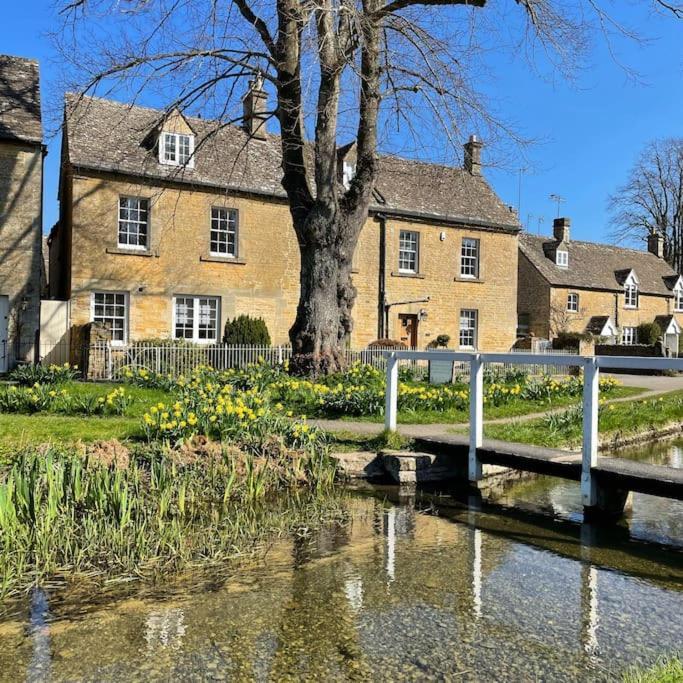 Fordview Cottage Is Full Of Cotwolds Charm Upper Slaughter Exterior photo